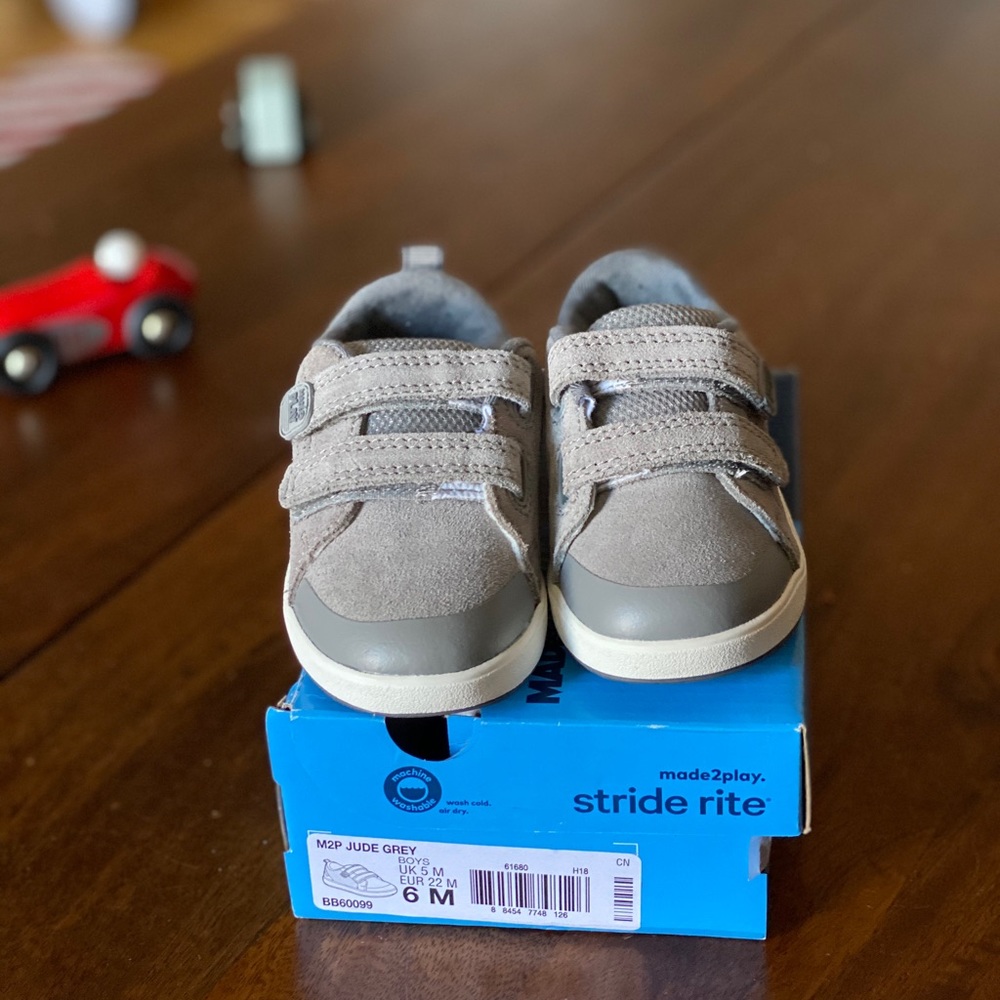 Stride Rite brand new size 6